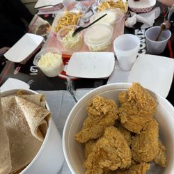 Mighty Halal - Chicken buckets and sides