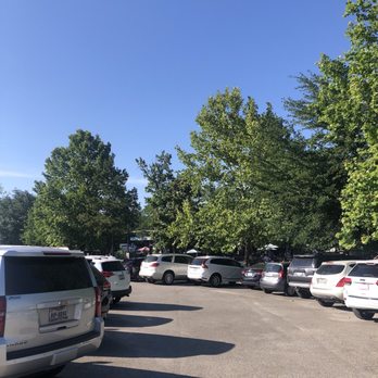Cedar Creek - Entrance/parking lot - Bars Near Me - Houston, Texas Cedar Creek - Entrance/parking lot - Bars Near Me - Houston, Texas