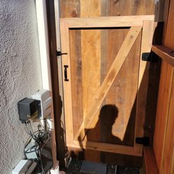 Kevin Finney - Gate in narrow aisle