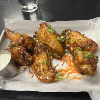 3Kings Americana Bistro - Wings .... less one - Sports Bars Near Me - Grass Valley, California 3Kings Americana Bistro - Wings .... less one - Sports Bars Near Me - Grass Valley, California