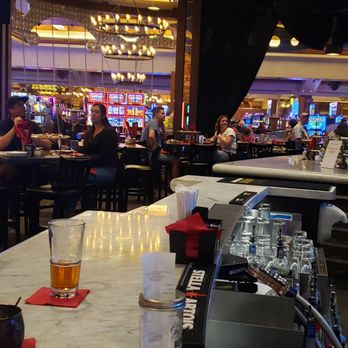 Pizza Rock - Dirty tables.. for ever. - Pizza Near Me - Henderson, Nevada