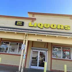 Buy Rite Liquors - Walking in....