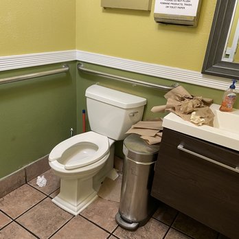 Sushiville - Dirty Bathroom - Sushi Bars Near Me - Gresham, Oregon
