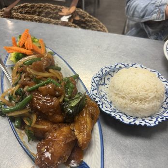 Attaros Thai - Crispy fish - Thai Near Me - Chandler, Arizona