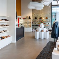 Head Over Heels - Beautiful store photos courtesy of Chinook Arch Photography.  http://www.chinookarchphoto.com/