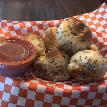 Marinara Pizza - Sat down and had my appetizer brought immediately - Pizza Near Me - Plano, Texas