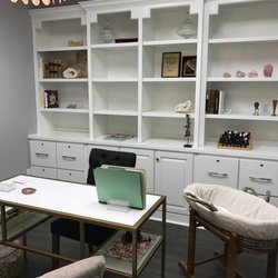 Believe Midwifery Services - Dr. Lane meets new clients in the consult room to obtain extensive health history and works with clients to form a plan of care.