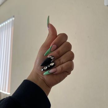 Sunny Spa & Nails - Done by Nancy - Nail Salons Near Me - Long Beach, California