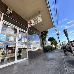 Mercado De La Raza - Beretania Before Piikoi in Honolulu