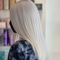 Remix Hair Studio - In love with this blonde