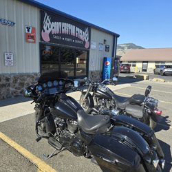 Cody Custom Cycle - Convenient location and nice area.