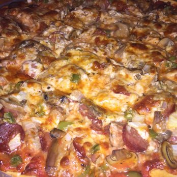 Vinchi's Pizza - Cheese sausage mushroom onion green pepper and crispy pepperoni - Pizza Near Me - Milwaukee, Wisconsin