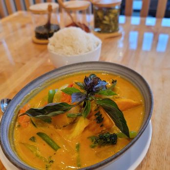 Ari's Thai Eatery - Pumpkin curry with veggies - Thai Near Me - Azusa, California Ari's Thai Eatery - Pumpkin curry with veggies - Thai Near Me - Azusa, California