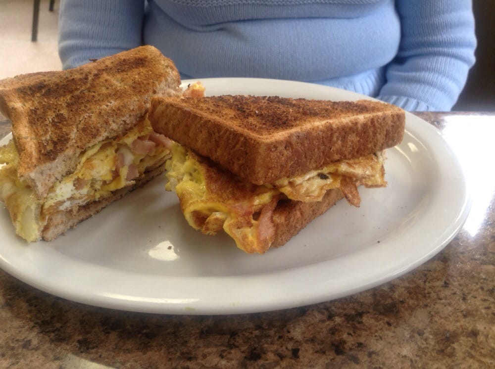 Rallis Burger Family Restaurant Logo