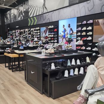 DICK'S Sporting Goods - Sporting Goods Near Me - Boynton Beach, Florida