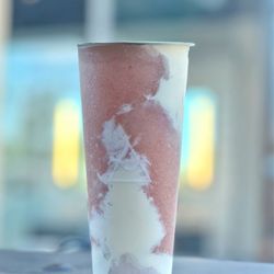 OMOMO Tea Shoppe - Itchy Peachy | IG @moniquedao