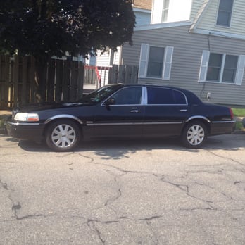 Attache' Limousine Service - Lincoln town car executive L series. - Limos Near Me - Hamilton Township, New Jersey Attache' Limousine Service - Lincoln town car executive L series. - Limos Near Me - Hamilton Township, New Jersey