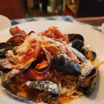 Trattoria I Trulli - Linguine Mediterraneo (with Clams, Shrimp, and Mussels) w/ Marinara - Italian Near Me - Encinitas, California Trattoria I Trulli - Linguine Mediterraneo (with Clams, Shrimp, and Mussels) w/ Marinara - Italian Near Me - Encinitas, California