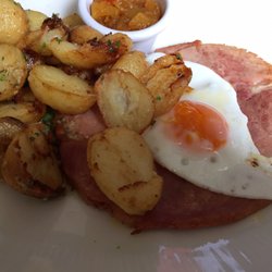 Denvirs Hotel - Gammon and sauté potato