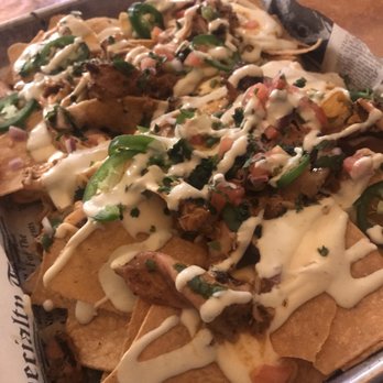 Hourglass - Pulled Chicken Nachos - Lounges Near Me - Stowe, Vermont Hourglass - Pulled Chicken Nachos - Lounges Near Me - Stowe, Vermont