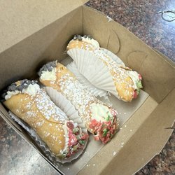 Modern Pastry Shop - Canolli
