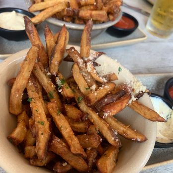 Moku Kitchen - Awesome fries - Cocktail Bars Near Me - Honolulu, Hawaii Moku Kitchen - Awesome fries - Cocktail Bars Near Me - Honolulu, Hawaii