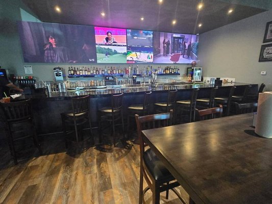 Driftwoods Sports Grill by null