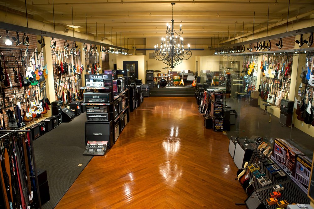 LONG & MCQUADE Updated October 2024 2700 Chemin SainteFoy, Québec