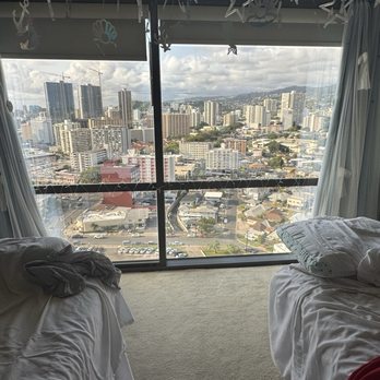 Jai Dee Thai Massage - Our very clean room with a gorgeous city view. - Massage Near Me - Honolulu, Hawaii Jai Dee Thai Massage - Our very clean room with a gorgeous city view. - Massage Near Me - Honolulu, Hawaii