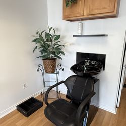 Creative Cuts On 5 - New Front shampoo sink