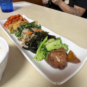 Sadies BBQ Inn - Banchan - Korean Near Me - Pearl City, Hawaii