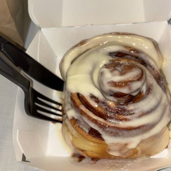 Cinnabon - Fantastic Large Cinnabon !!! - Bakeries Near Me - Houston, Texas
