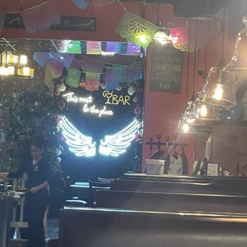 Alondra's Cuisine - View from first booth in front looking towards the back seating area. - Italian Near Me - Middletown, New York