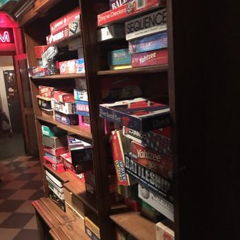 Guthries Tavern - Games! - Bars Near Me - Chicago, Illinois