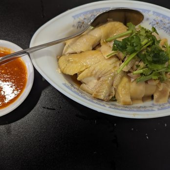 Makan House - 1/2 Haianese Chicken Steamed Chicken w/ Chef's special soy sauce - Malaysian Near Me - Brooklyn, New York Makan House - 1/2 Haianese Chicken Steamed Chicken w/ Chef's special soy sauce - Malaysian Near Me - Brooklyn, New York