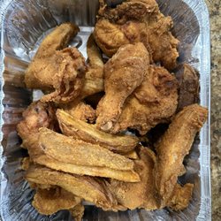 Valley View Food Mart - 8 piece fried chicken and jojos