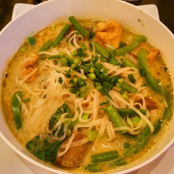 Smiling Banana Leaf - Delicious green curry noodle with tofu - Thai Near Me - Pittsburgh, Pennsylvania Smiling Banana Leaf - Delicious green curry noodle with tofu - Thai Near Me - Pittsburgh, Pennsylvania