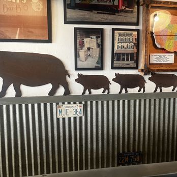 MO's Smokehouse BBQ - Love how this restaurant is decorated!! - Barbeque Near Me - Pismo Beach, California MO's Smokehouse BBQ - Love how this restaurant is decorated!! - Barbeque Near Me - Pismo Beach, California