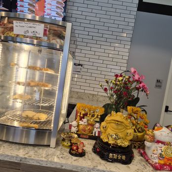 Banh Mi 68 - Inside - Vietnamese Near Me - Lancaster, California