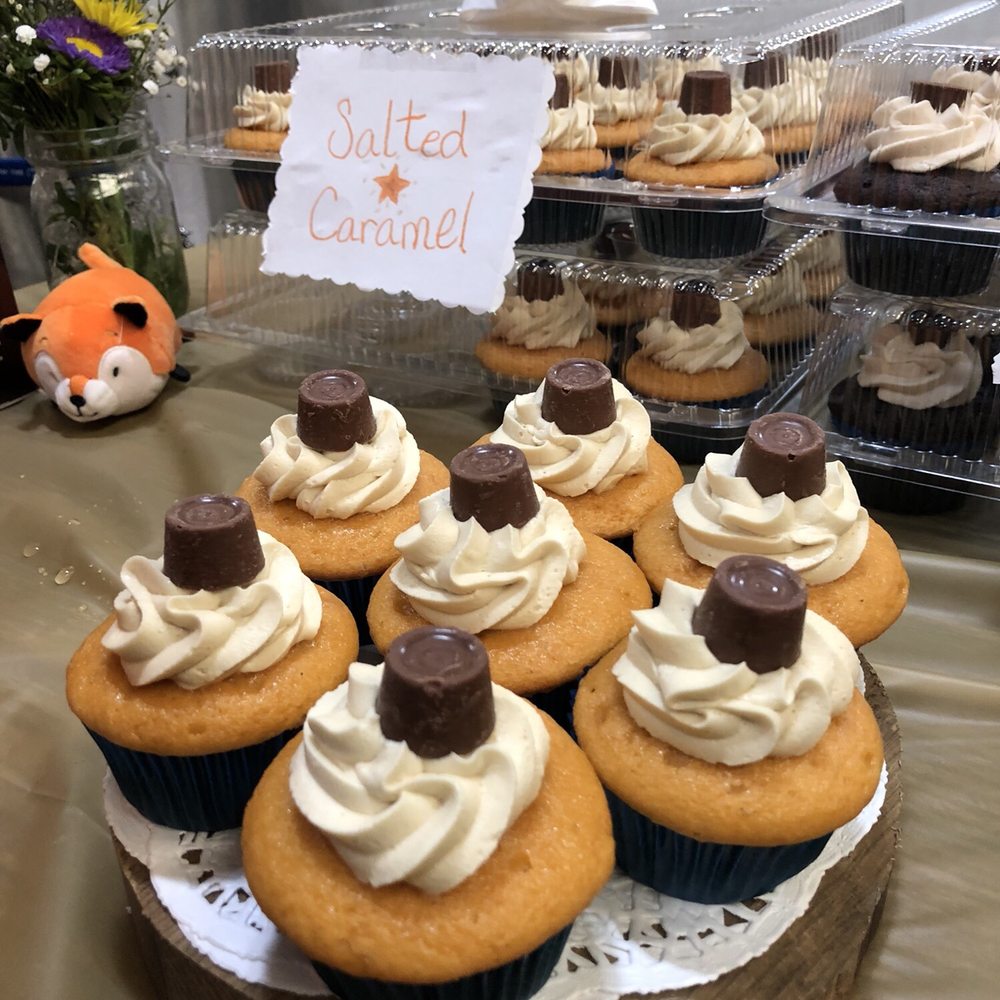 Topher's Cupcakes - a variety of cupcakes - Desserts Near Me Topher's Cupcakes - a variety of cupcakes - Desserts Near Me