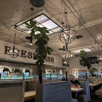 Lure Fish House - inside - Seafood Near Me - Camarillo, California Lure Fish House - inside - Seafood Near Me - Camarillo, California