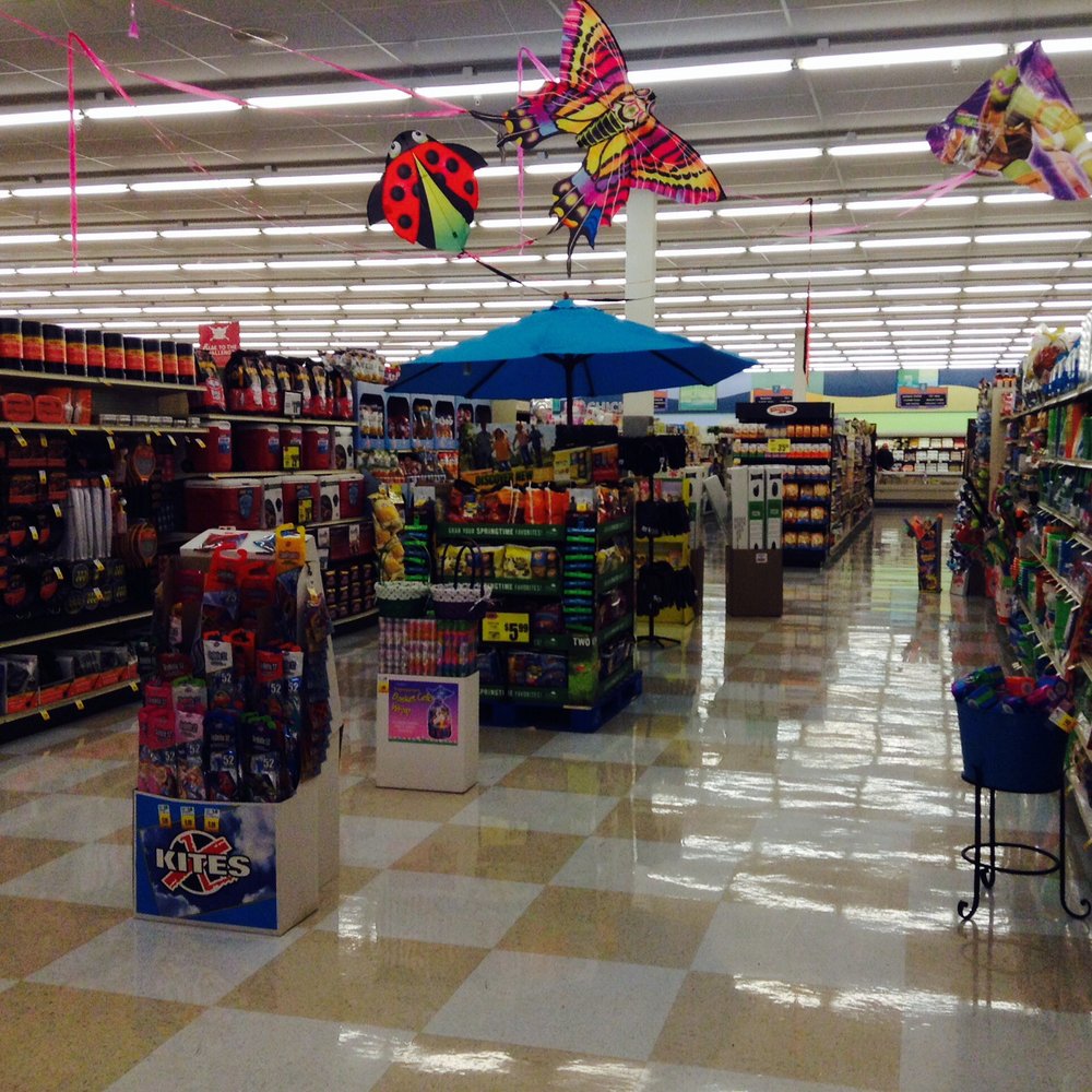Lucky - Wonderful wide aisles - Grocery Near Me - Livermore, California