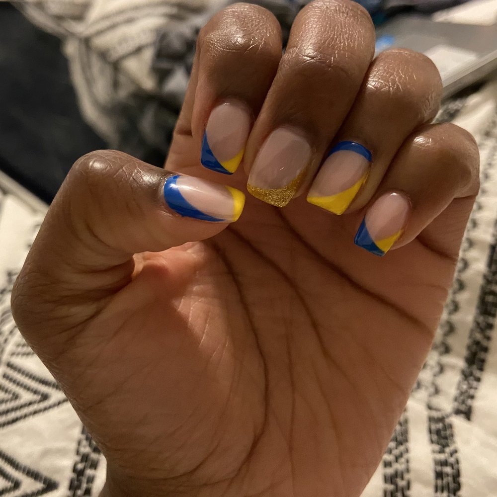 Warriors playoff gel manicure by Q Warriors playoff gel manicure by Q