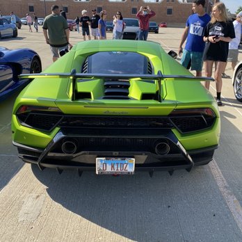 The Glen Town Center - Lamborghini - Shopping Centers Near Me - Glenview, Illinois