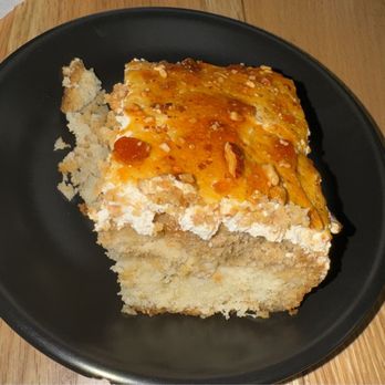 Qamaria Yemeni Coffee - Coffe cake, the best I've had! - Coffee & Tea Near Me - Mansfield, Texas