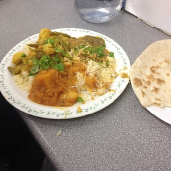This & That - 3 veg curry and rice for £4 - nice one! - Indian Near Me - Manchester, XGM