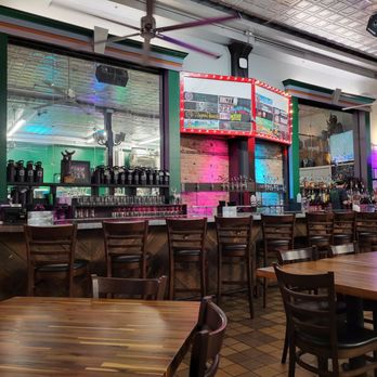 BeeZr - Bar area - Gastropubs Near Me - Huntsville, Alabama BeeZr - Bar area - Gastropubs Near Me - Huntsville, Alabama