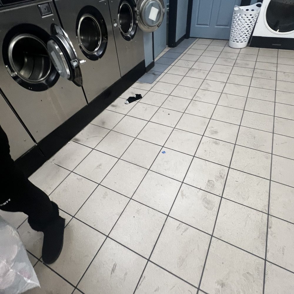 Oak Ridge Laundromat - Filth - Laundromat Near Me - Orlando, Florida Oak Ridge Laundromat - Filth - Laundromat Near Me - Orlando, Florida