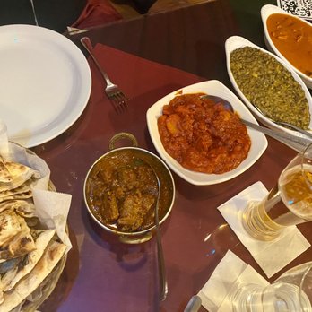 Indian Spice Restaurant - Bread basket, Goat Curry, Chicken Vindaloo, Dal Makhani, Butter Chicken - Indian Near Me - Rancho Cordova, California Indian Spice Restaurant - Bread basket, Goat Curry, Chicken Vindaloo, Dal Makhani, Butter Chicken - Indian Near Me - Rancho Cordova, California