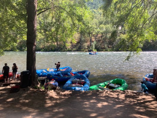 Sunset On The Rogue Country Store & Raft Rental